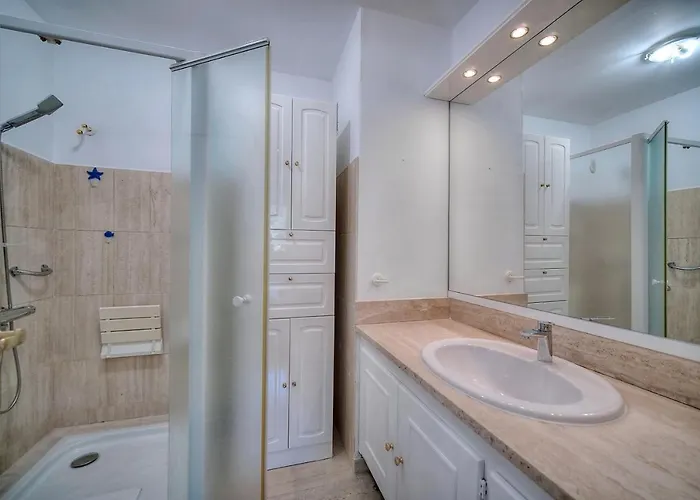 Apartment Attique Antibois - Piscine - Vue - Parking - Wifi Antibes