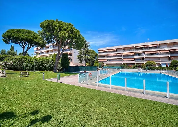 Attique Antibois - Piscine - Vue - Parking - Wifi Apartment *